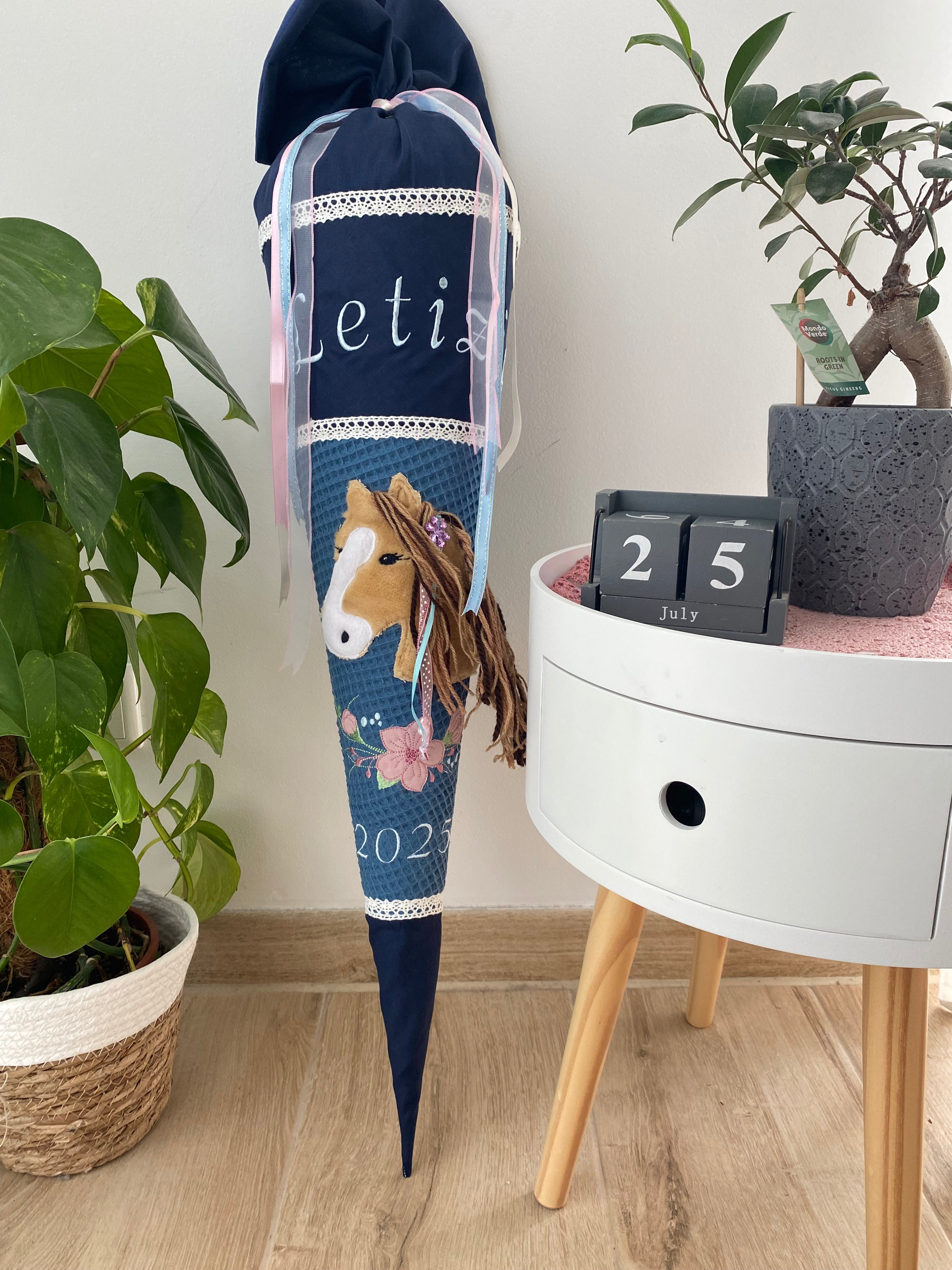Personalisierte Schultüte mit Pferde & Fohlen Applikation – Name & Farben frei wählbar