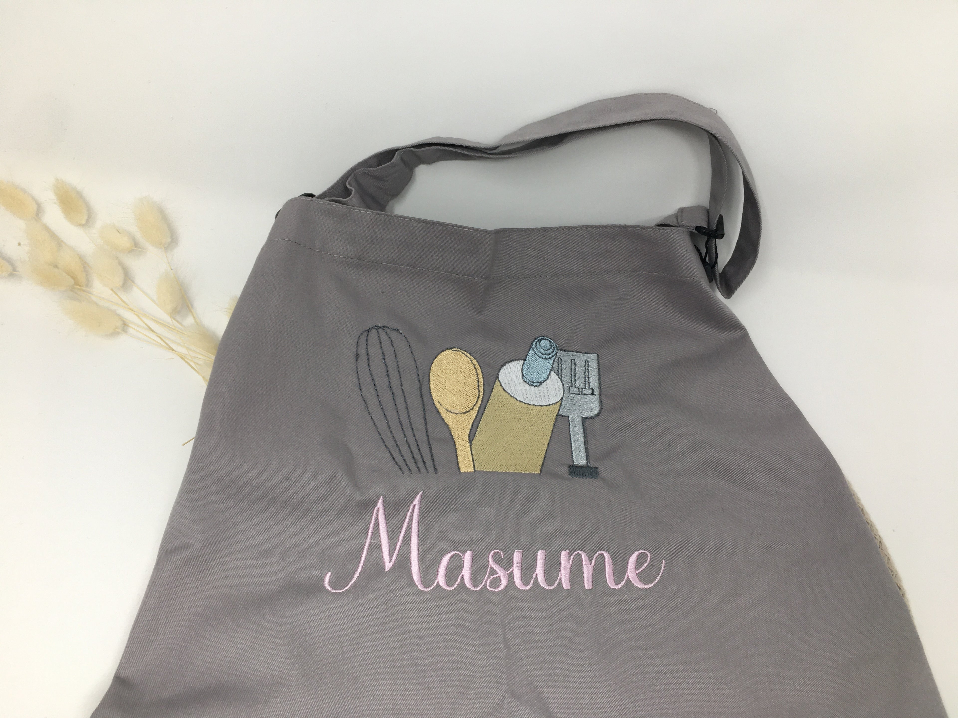 Personalisierte Schürze Backschürze Küchenschürze Kochschürze Apron Muttertag Stickerei