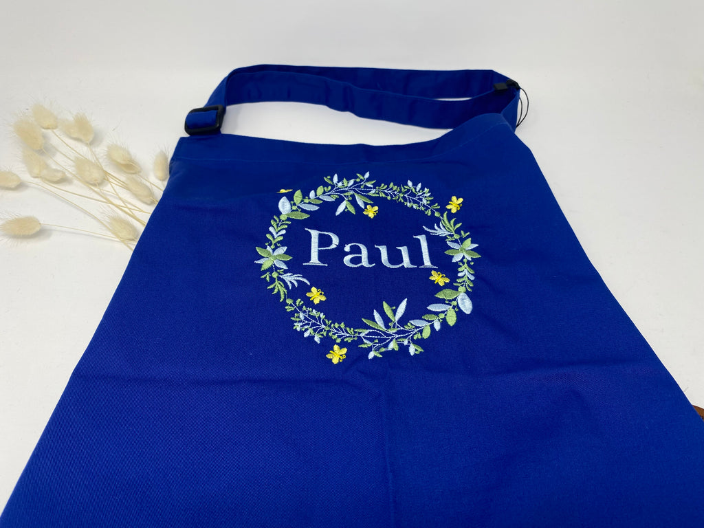 Personalisierte Schürze Blumen Kranz bestickt Küchenschürze Kochschürze Apron mit Namen Stickerei