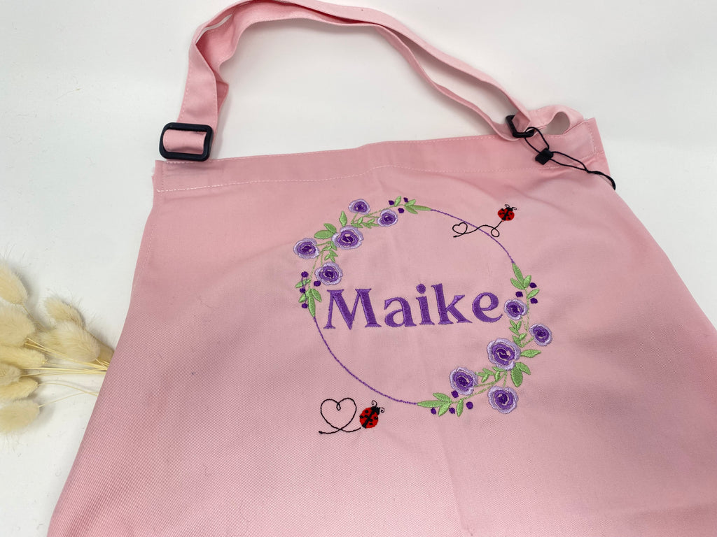 Personalisierte Schürze Rosen Röschen Kranz bestickt Küchenschürze Kochschürze Apron mit Namen Stickerei