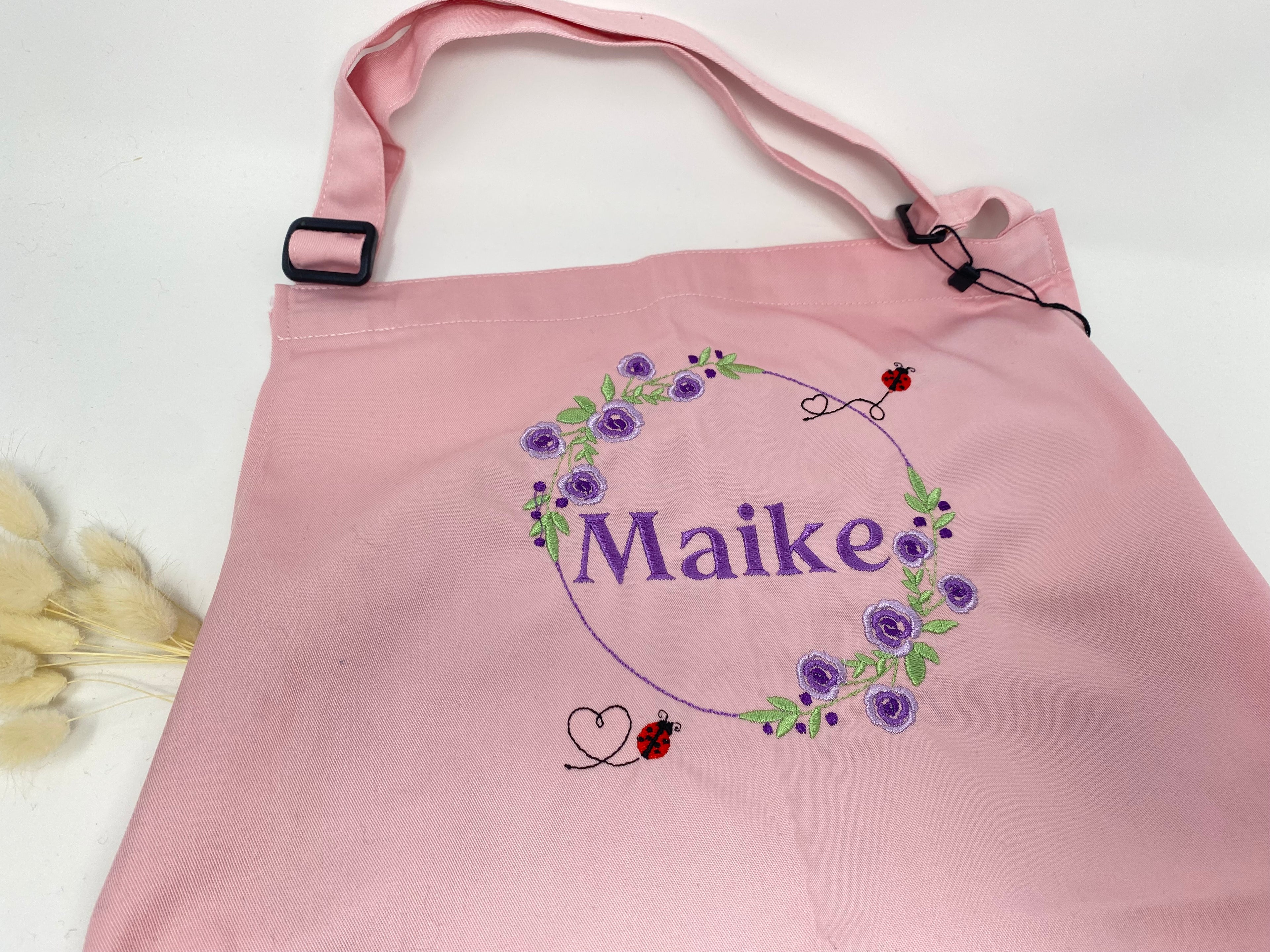 Personalisierte Schürze Rosen Röschen Kranz bestickt Küchenschürze Kochschürze Apron mit Namen Stickerei