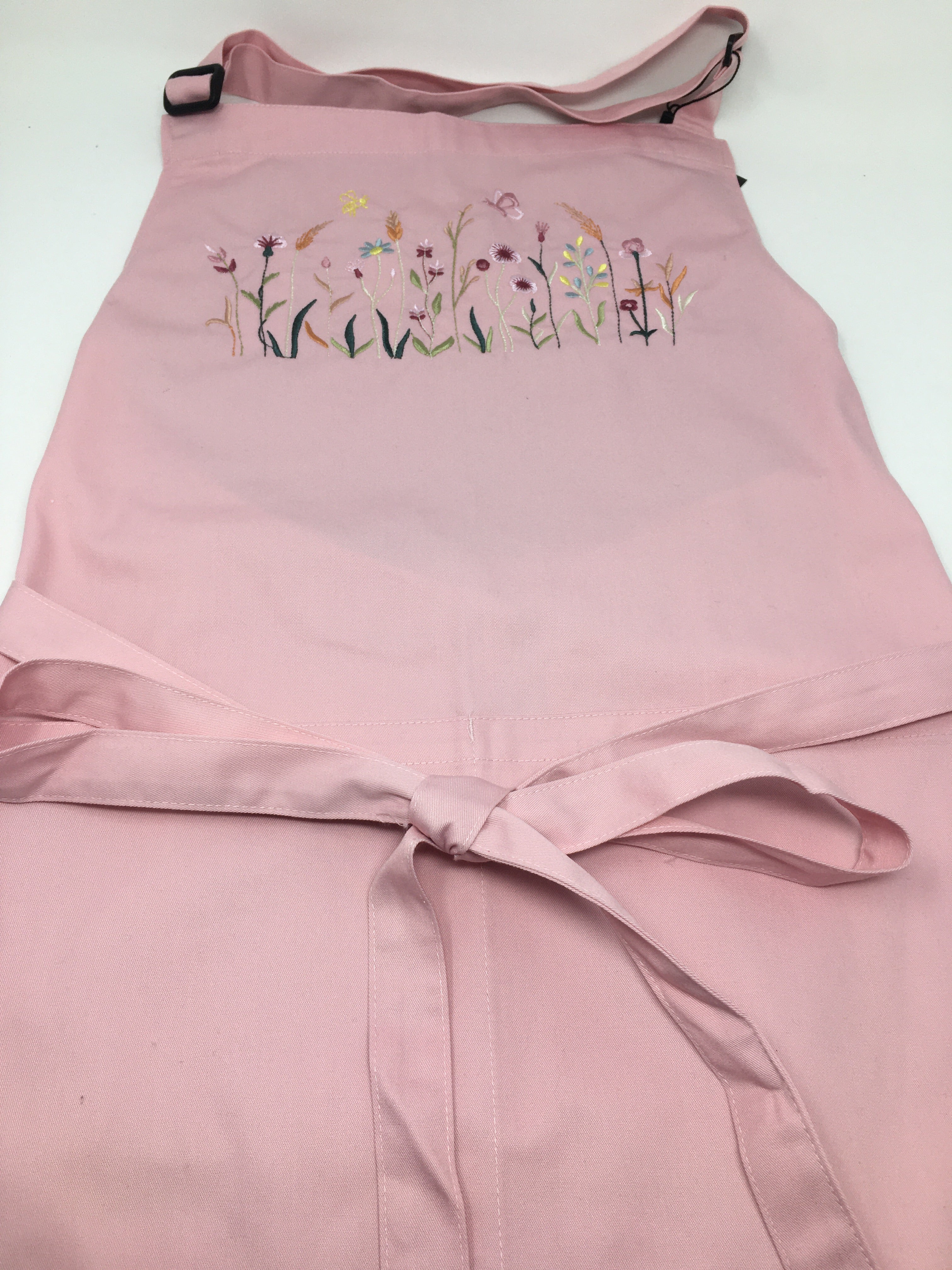 Personalisierte Schürze Blumenwiese Blumen bestickt Küchenschürze Kochschürze Apron mit Namen Stickerei