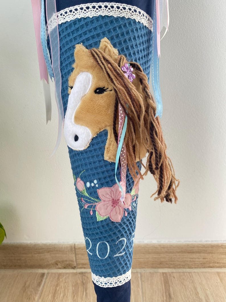 Schultüte mit Pferdstickerei