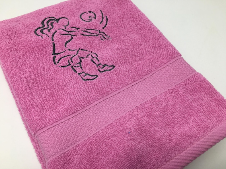 Volleyball Handtuch mit Namen bestickt – personalisierbares Sporthandtuch aus 100 % Baumwolle, 500 g/m²