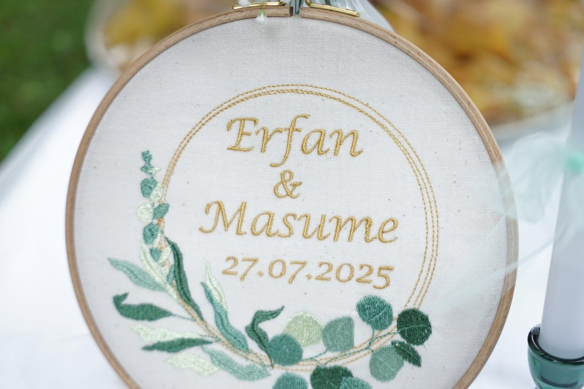 Personalisierter Hochzeits-Stickrahmen mit Namen & Datum – Handgemachtes Geschenk zur Hochzeit