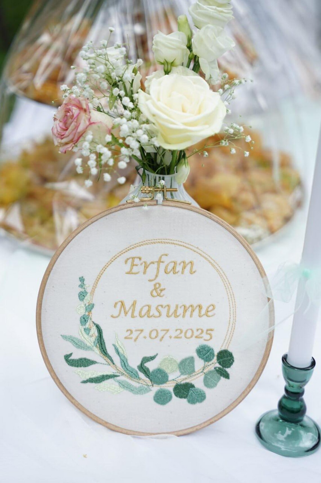 Personalisierter Hochzeits-Stickrahmen mit Namen & Datum – Handgemachtes Geschenk zur Hochzeit