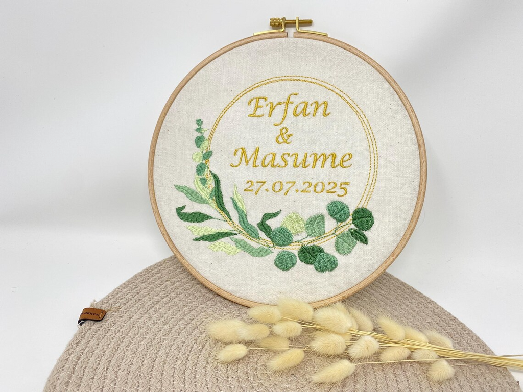 Personalisierter Hochzeits-Stickrahmen mit Namen & Datum – Handgemachtes Geschenk zur Hochzeit
