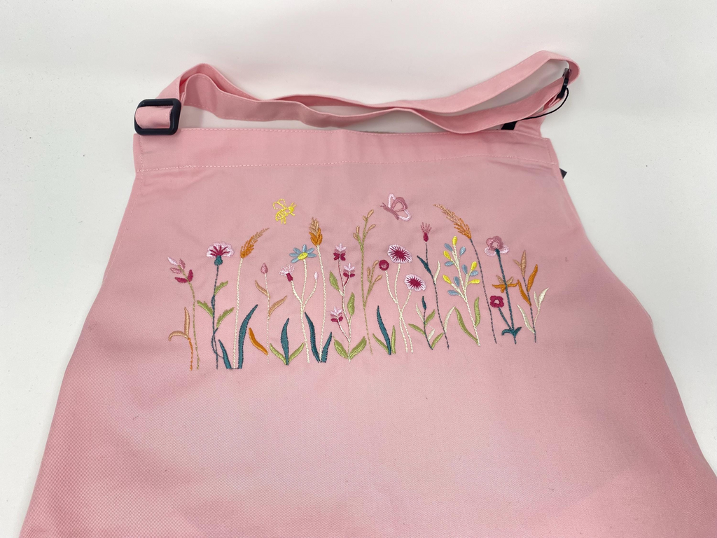 Personalisierte Schürze Blumenwiese Küchenschürze Muttertag Stickerei