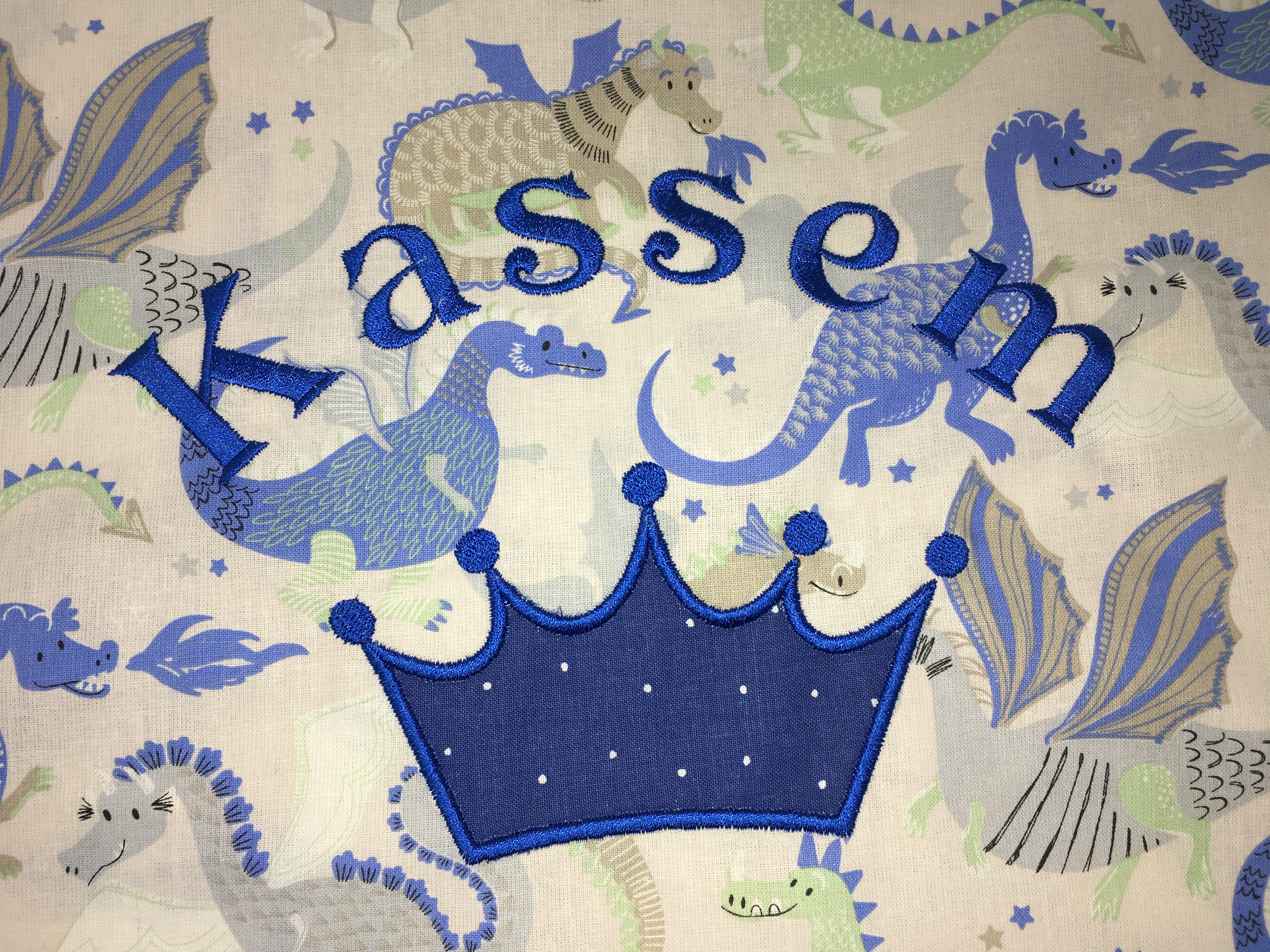  Deko Kissen Krone Kissenhülle Kissenbezug 100% Baumwolle Personalisiert Name Bestickung Stickerei 
