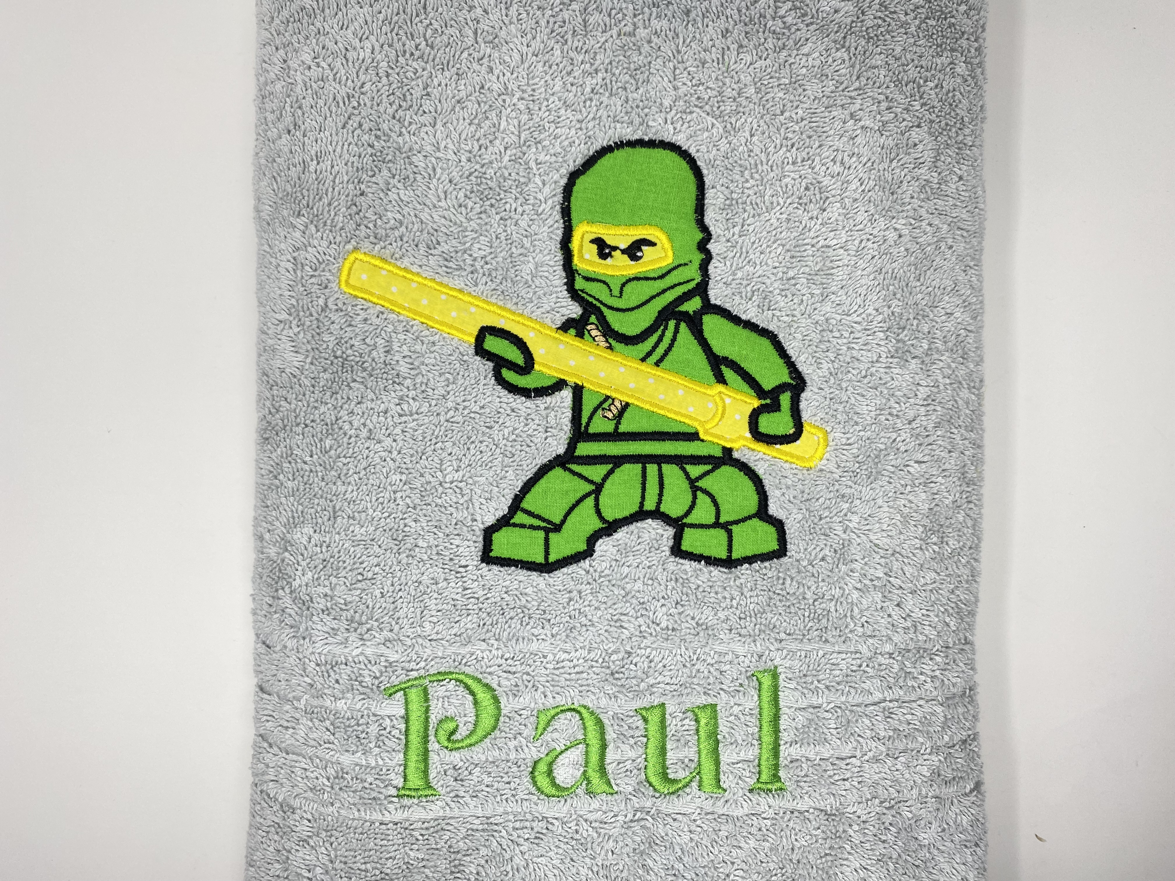 NINJA Grün Handtuch Duschtuch bestickt & personalisierbar Super Qualität