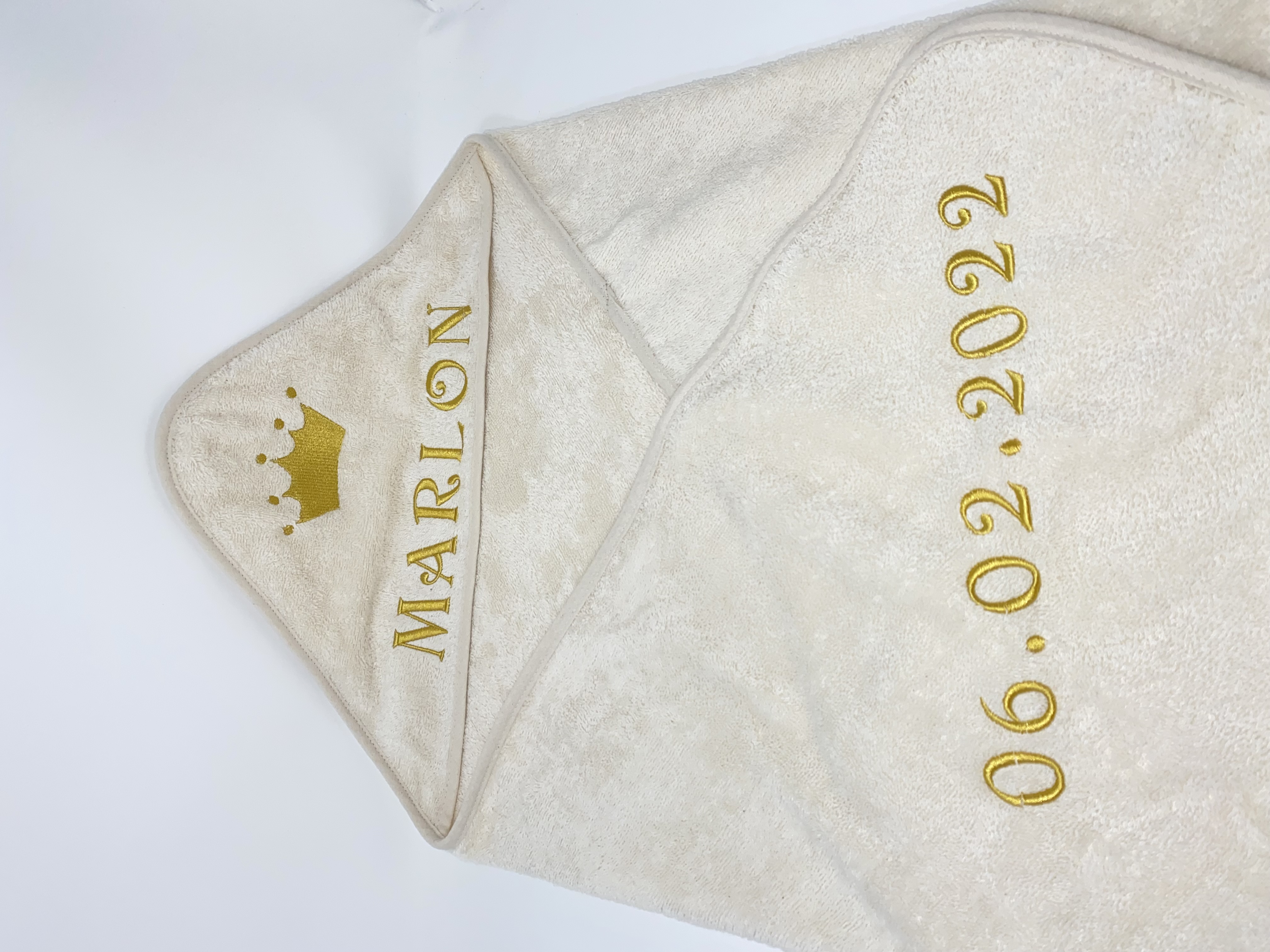 BIO Baumwolle Baby Kapuzentuch Krone Krönchen Stickerei Personalisiert Leela Cotton