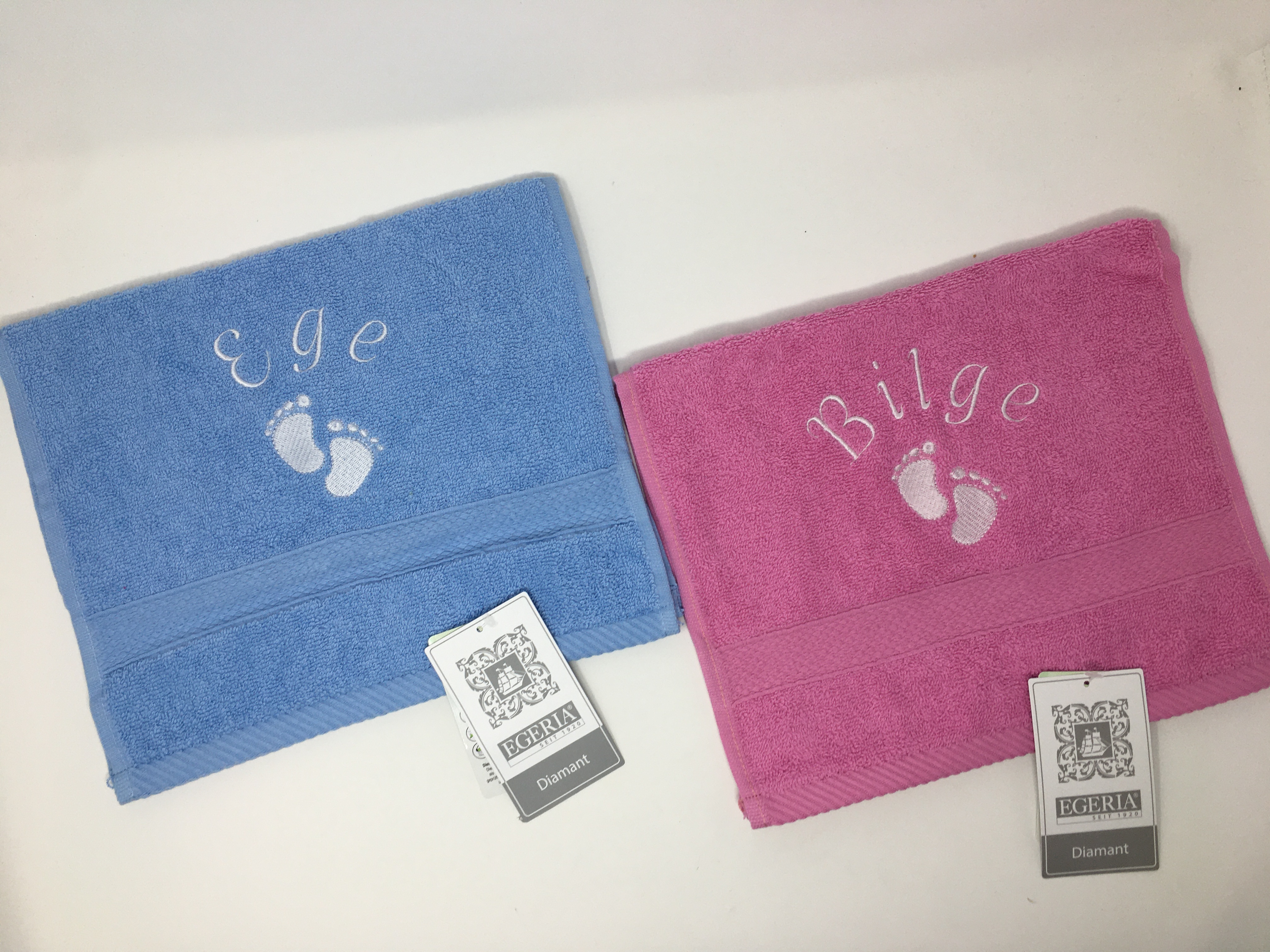 Baby Füsschen Taufe Geburt Handtuch Duschtuch Stickerei & Personalisierung Super Qualität