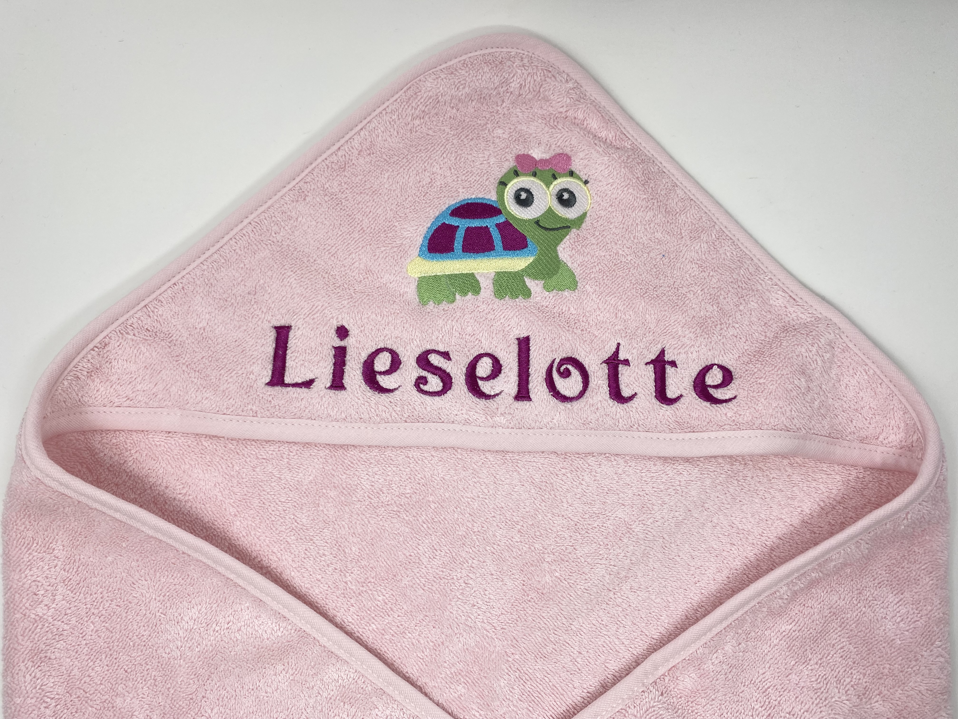 BIO Baumwolle Baby Kapuzentuch Schildkröte Stickerei Personalisiert Leela Cotton